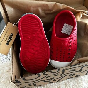 BNIB red Native toddler sandals C4